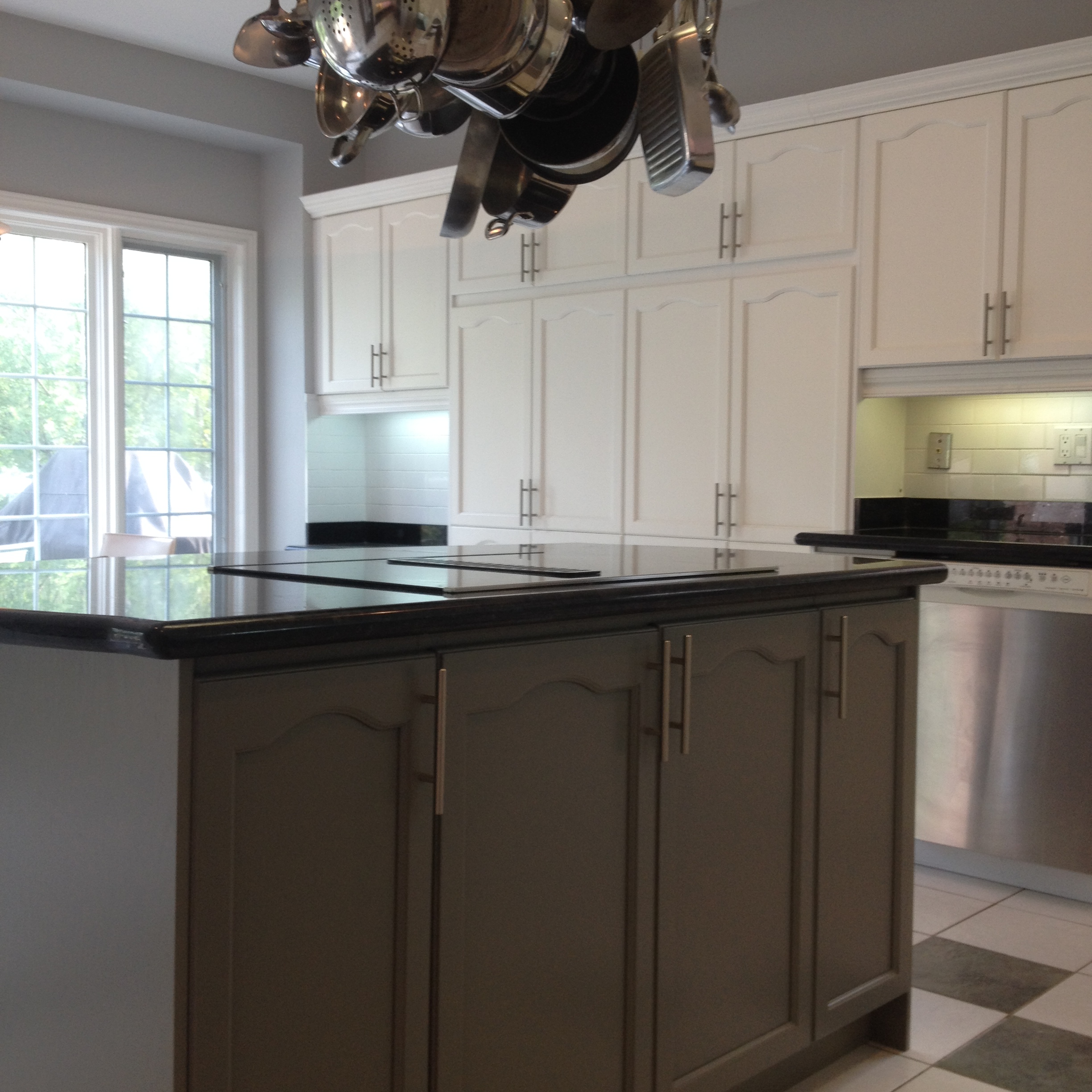 Spray Painted Oak Kitchen Refinishing, Spray Painting and Kitchen Painting in